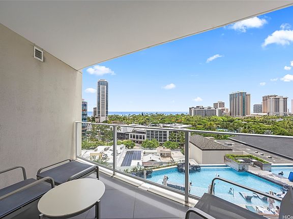 4th image of 2139 Kuhio Ave #1107