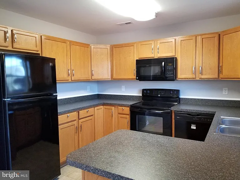 10 Sophie Ln — Photo 4