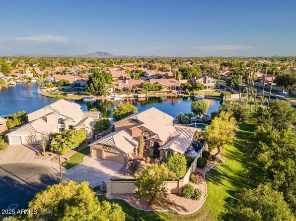 936 S PARADISE Drive, Gilbert, AZ 85233