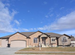 2446 W 1750 S, Syracuse, UT 84075