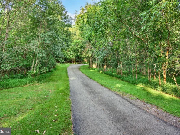 13160 Hessong Bridge Rd, Thurmont, MD 21788