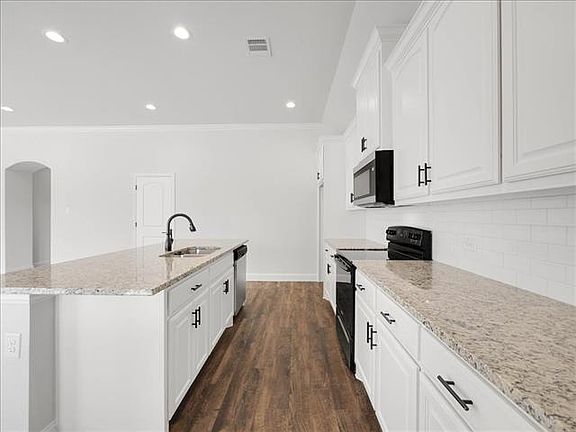 5th image of 1305 G W Jackson Ave