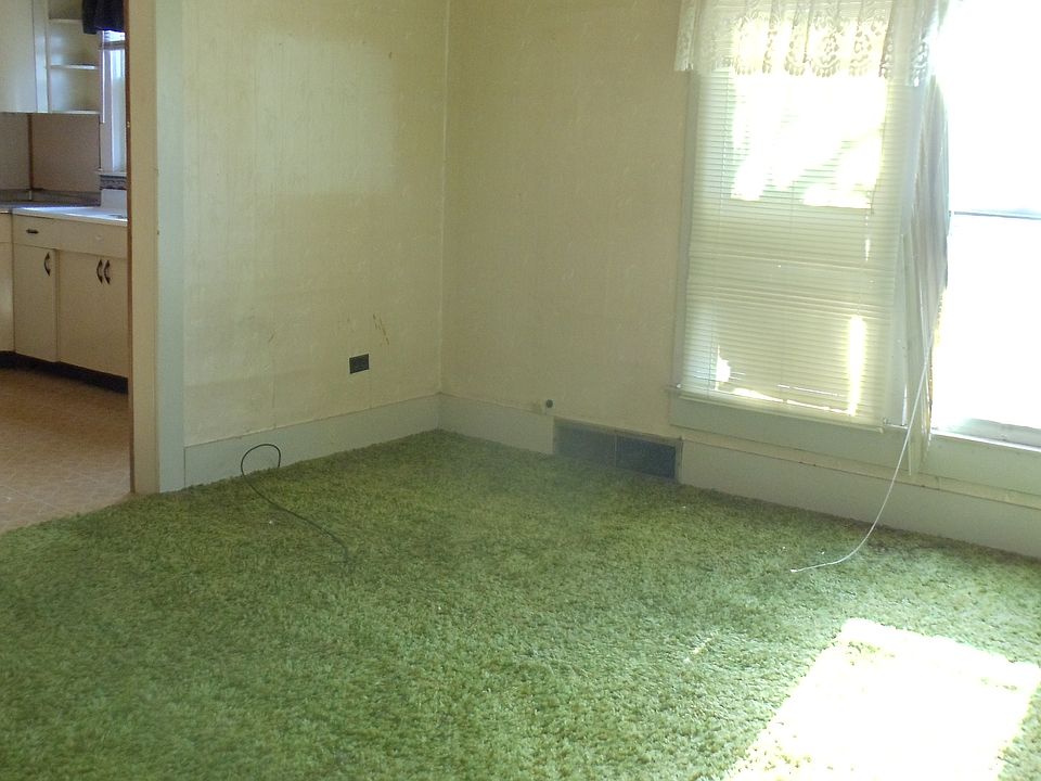 1st image of 610 Maple St