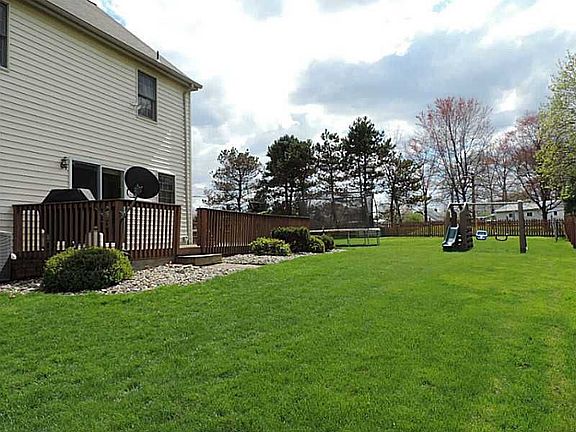 3rd image of 101 Stonefield Dr