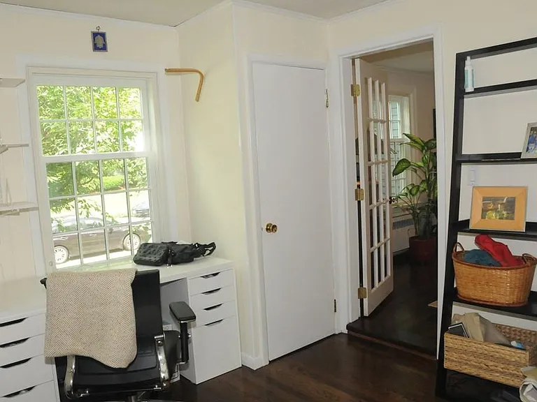 106 Upland Ave — Photo 6