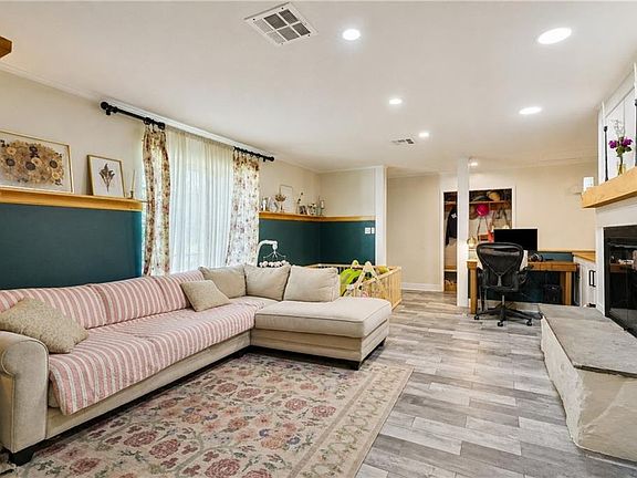 2nd image of 18318 Cusachs Dr