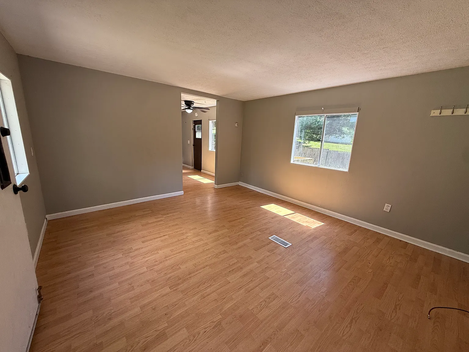2 bed, $895 — Photo 3