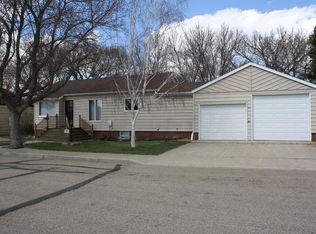 112 E Sycamore Ave, Linton, ND 58552