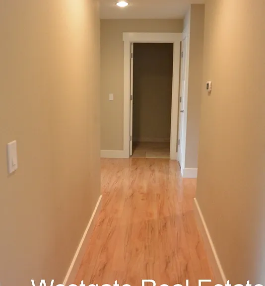 530 Chase St — Photo 11