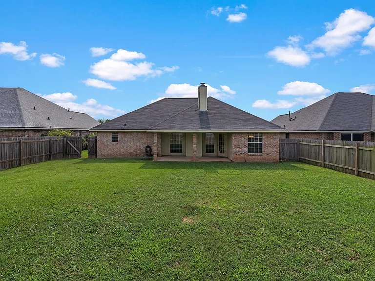 4912 General Polk Dr — Photo 10