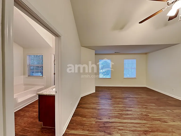 364 Hidden Creek Ln — Photo 9