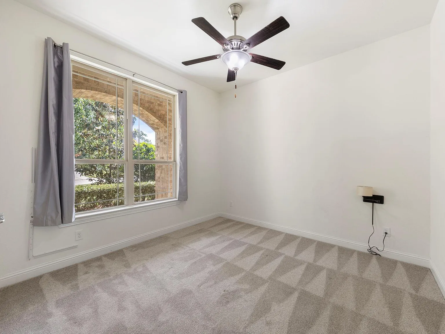 5 bed, 3.0 bath, 3641 sqft, $4,200 — Photo 4