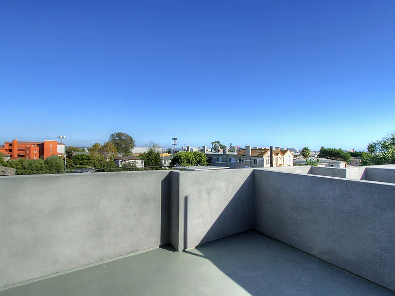 Private Rooftop Deck