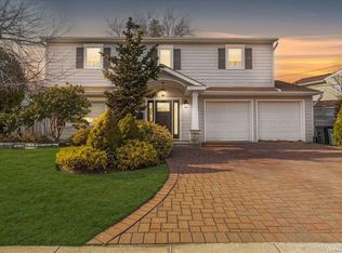 3014 Cheryl Rd, Merrick, NY 11566