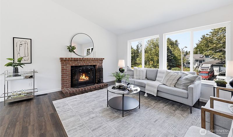 4th image of 1228 223rd Street SW