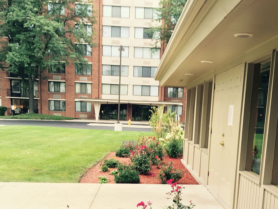 1st image of 2000 Saint Regis Dr APT 1C