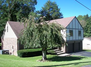 2450 Leandrea Dr, Bluefield, WV 24701