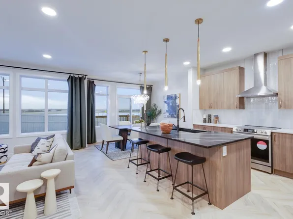 4136 208th St NW, Edmonton, AB T6M 2P5