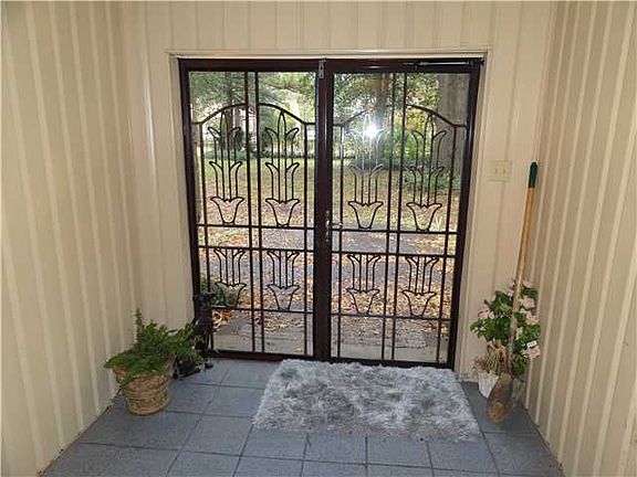 2nd image of 3649 E Mallory Ave