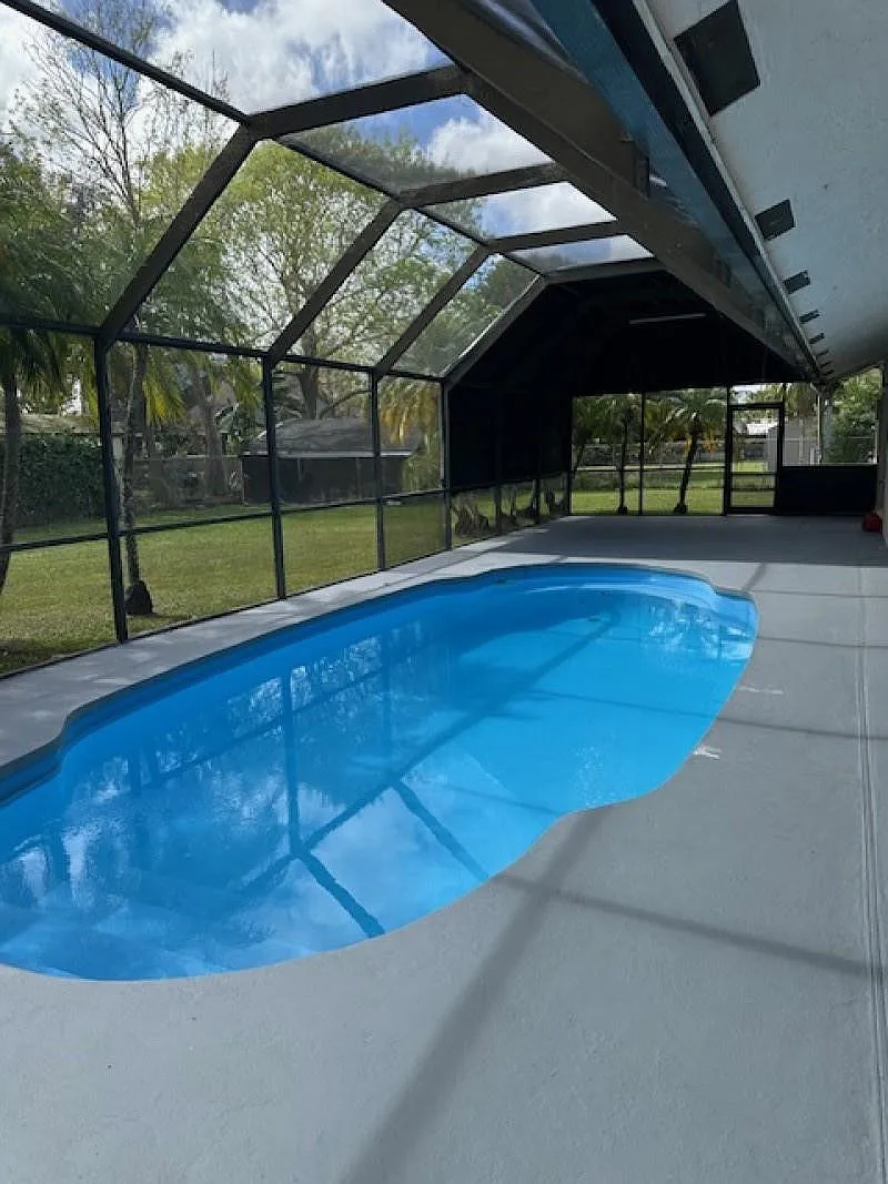 4 bed, 2.5 bath, 2592 sqft, $3,800 — Photo 2