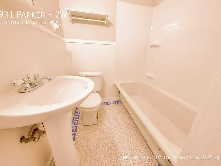 3931 Parker Ave #2W — Photo 13