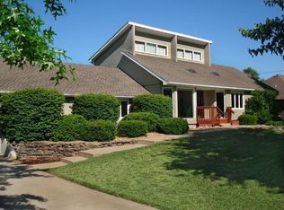 5843 S Roanoke Ave, Springfield, MO 65810