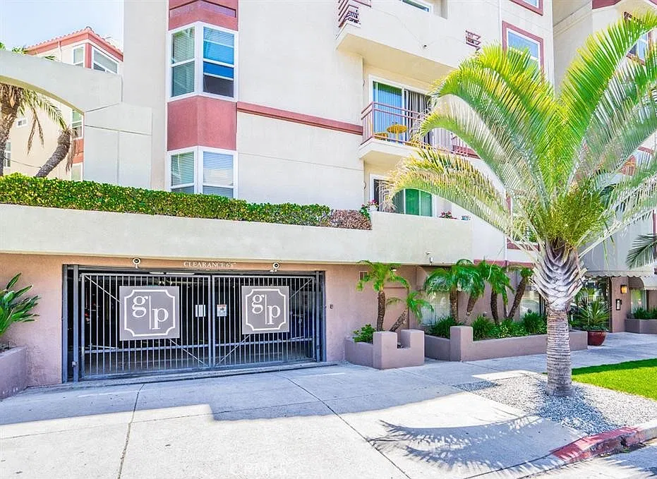 2 bed, 979 sqft, $2,800 — Photo 3