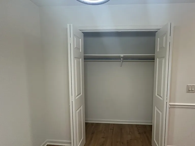 2905 Burch Ave #7 — Photo 7