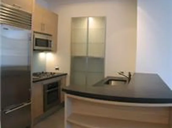 325 Fifth Avenue image 4 of 15