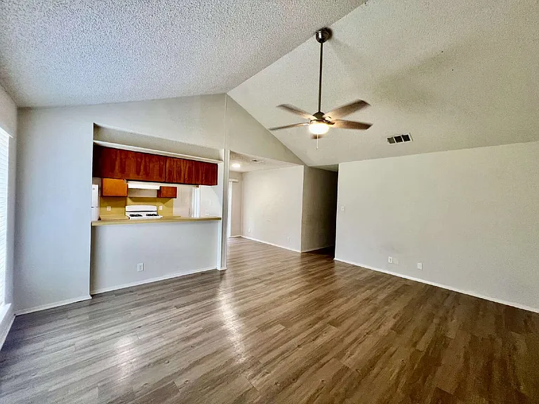 105A Nicole Cv — Photo 8