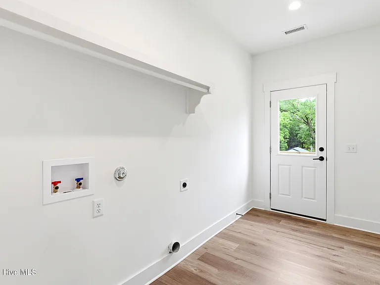 213 Myrtle Ave — Photo 44