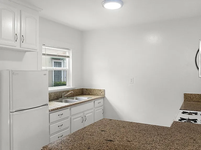5414 Fountain Ave — Photo 27