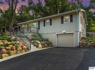 11935 Calhoun Rd, Omaha, NE 68152