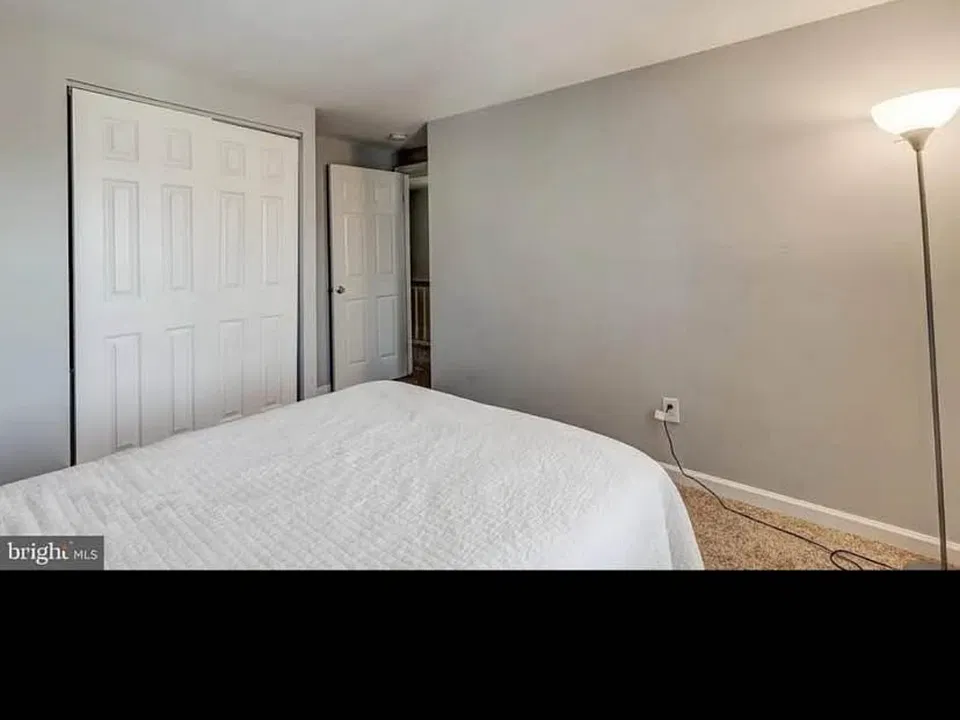 148 E Orange Ct