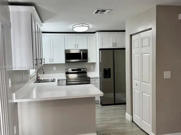 17043 NW 22nd St, Pembroke Pines, FL 33028