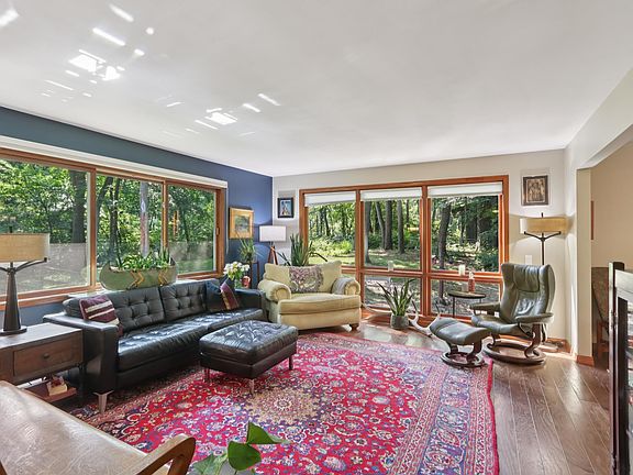 4th image of 1879 Briarwood Ln