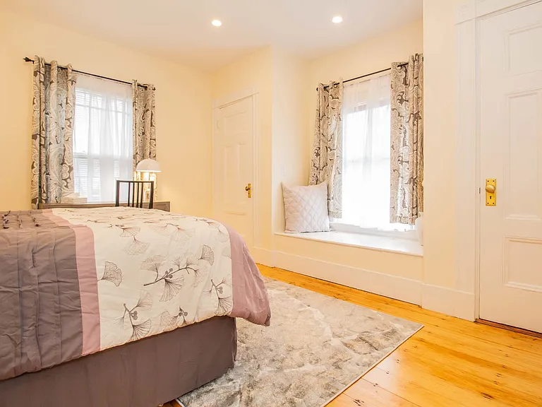 14 Chiswick Rd #3 — Photo 5