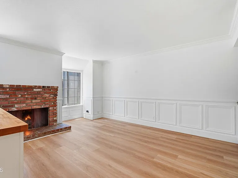 22028 Collins St #1 — Photo 14