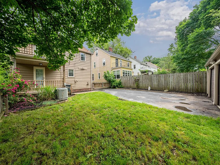 1200 Brentwood Rd — Photo 37