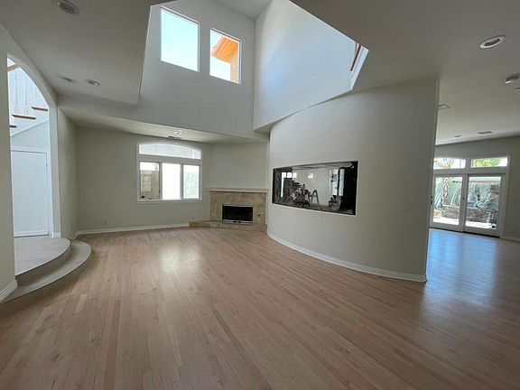 5th image of 1120 Steinhart Ave