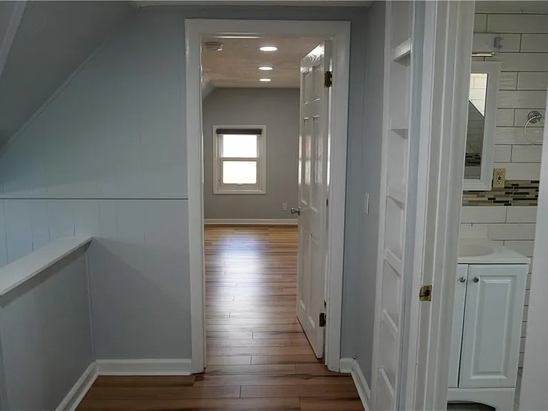 1358 Narragansett Blvd — Photo 26