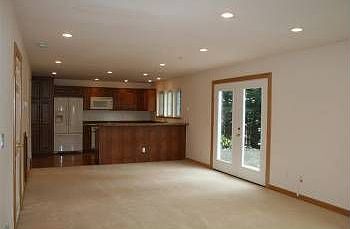 3rd image of 135 Marguerite Pl #A