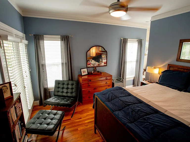 Master, fully furnished with double ensuite bath with bidet, The Nelson Wells House - Athens Georgia. Comfy downtown living near UGA, 2 hospitals, Med school, & Vet Medicine, University of Georgia