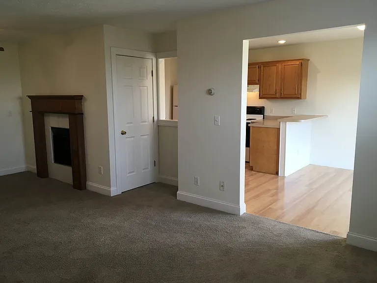 2281 Shamrock Ln — Photo 2