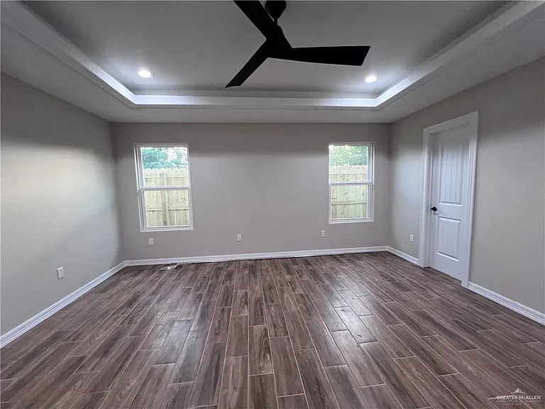 1726 La Paloma Ave — Photo 16