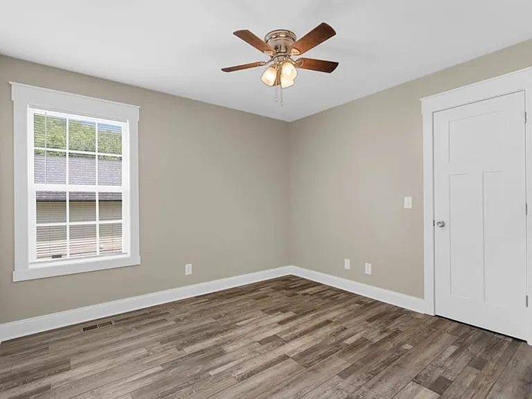 113 Bearden Rd — Photo 8