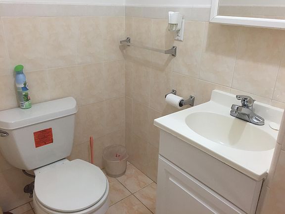 5th image of 2720 41st Ave #B