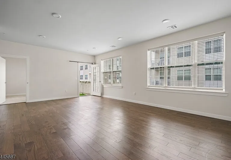 723 Lorhan Dr — Photo 9