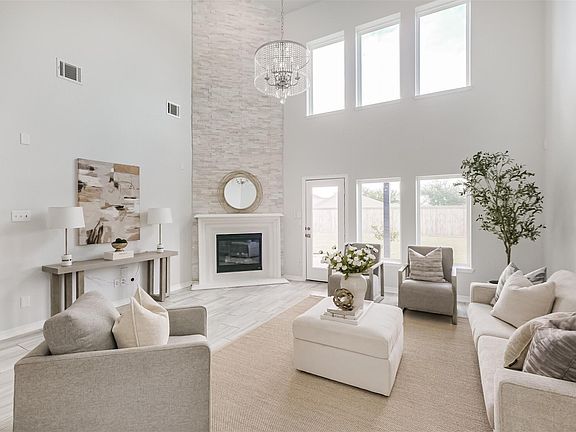 2nd image of 10914 Crestwood Point Cir