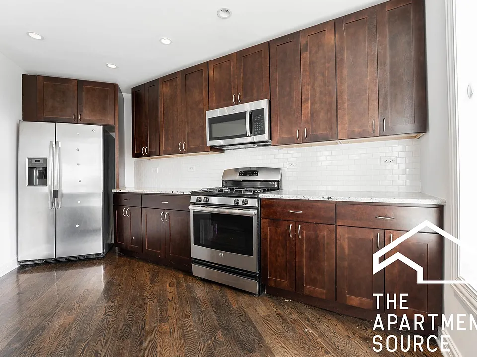 2450 N Milwaukee Ave #2F